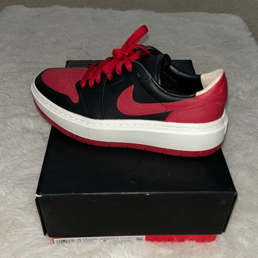 Jordan 1 low SE Elevate